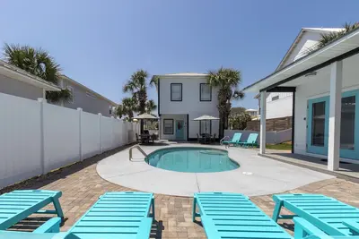 Image de Home & Cabana House | Pool | Steps to the Beach!