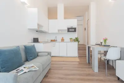 Image de A Step from the Dome Apartment