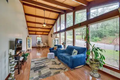 Image de Spacious Montgomery Home ~ 3 Mi to Downtown!