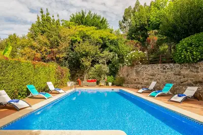 Image de Villa Lerez - Six Chambres Villa, Couchages 12