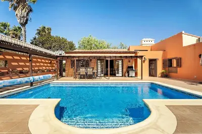 Image de Villa Essia - Trois Chambres Villa, Couchages 6