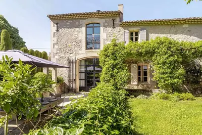 Image de Mas De Roussan - Quatre Chambres Villa, Couchages 8