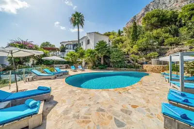 Image de Villa Caroix - Six Chambres Villa, Couchages 14