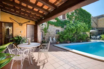 Image de Canapost : Mas du 16ème siècle avec piscine privée