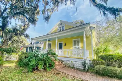 Image de Savannah Slumbers Cottage - circa 1900 Five Bedroom on Savannah’s Isle of Hope