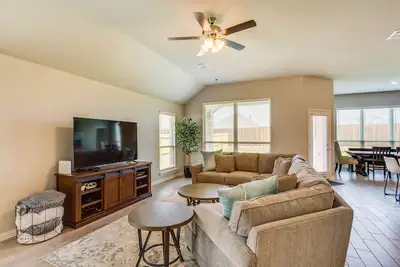 Image de Spacious Forney Home Rental w/ Game Room!