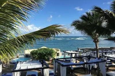 Image de The Royal Suites - Walking Distance To 8 Beaches - All Inclusive