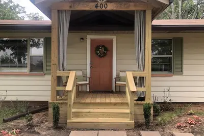 Image de Traditional Family Comfort with Modern Amenities