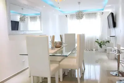 Image de Deluxe 3bd gated Apt near Colegio Iberia with pool