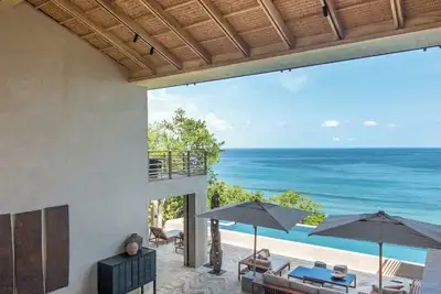 Image de Luxury Oceanview Villa w\/Butler & Direct Beach Access |14 Guests | 6 Br | Gym & Infinity Pool