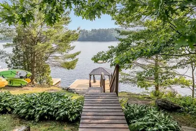 Image de Muskoka Lakeshore Cottage Bliss