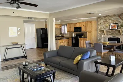 Image de Spacious 4 Bedrooms, 3 full Bathrooms and close to Everything Abq