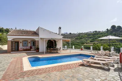 Image de Maison de vacances 'Cortijo Los Ángeles Morea' avec vue sur la mer, Wi-Fi et climatisation