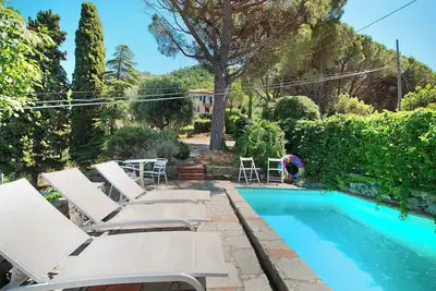 Image de Villa 'Mesco' avec vue sur les montagnes, piscine privée et Wi-Fi