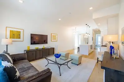 Image de 2nd Best Boutique Condo in Brush