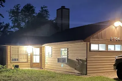 Image de Luxury Home w Huge Bathroom to Relax -Pets\/Kids ok