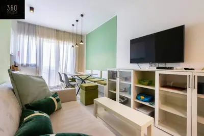 Image de Stylish, comfortable 2br with Wifi & Prvt Balcony
