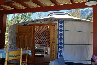 Image de Yourte confort au calme avec piscine