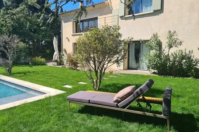 Image de Villa jardin arboré, belle piscine et vue panoramique