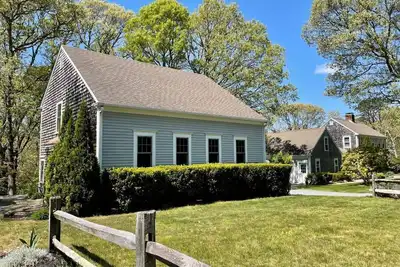 Image de Walk to the association beach at Little Pleasant Bay from this updated cozy cottage