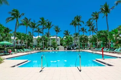 Image de Indigo Reef #5 ~ Tarpon Terrace, 31' Slip, Kayaks Included!