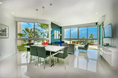 Image de Luxury 5* 3 bdr Oceanfront condo between both Eagle & Palm Beach!