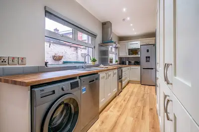 Image de Pass the Keys | Stunning 2br Townhouse in Belfast's Best Location!