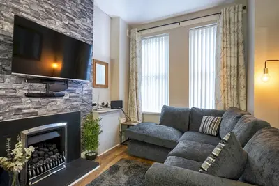 Image de Pass the Keys | Cosy 3br Victorian Terrace | Historic East Belfast