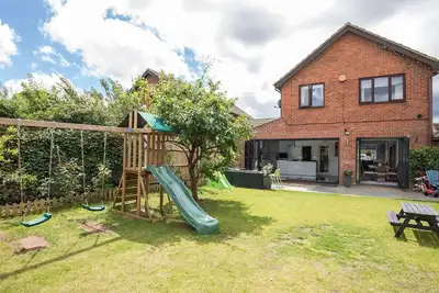 Image de Pass the Keys | Gorgeous Family Home Near River Thames-Old Windsor