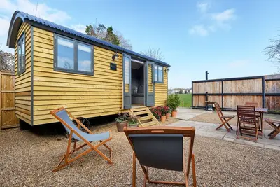 Pass the Keys | Whitstable Shepherds Hut minutes from the Harbour