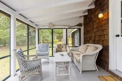 Image de Cottage classic  near bay beach