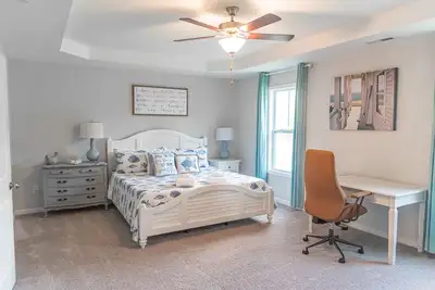 Image de Clean New Townhome: Comfort and Convenience Await!