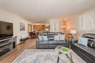Image de Corporate Housing on Calumet - 3 bedroom, 2 bath