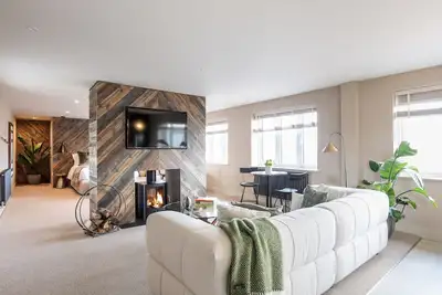 Image de The Hayloft, romantic, luxury holiday cottage in Llanfechell