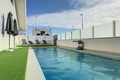 Image de Terrasse privée sur le toit, wifi, piscine et télévision par câble