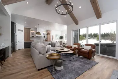 Image de Stunning Mountain Modern Retreat