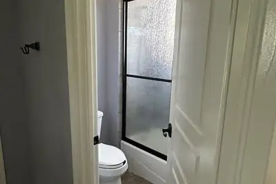 Image de 3. 5 Acre Modern Farmhouse with Private Pool, Spa, and Fishing Pond