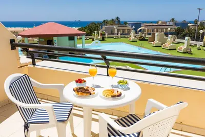 The House of Nonni Ventura - ocean view, 250 m from ocean, pool, Wi-Fi, aircon