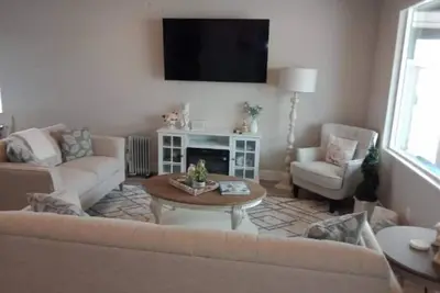 Image de White Rocks-4beds, 3bath, hot tub