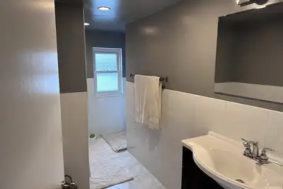 Image de Cozy 2 bed mins away from Nyc