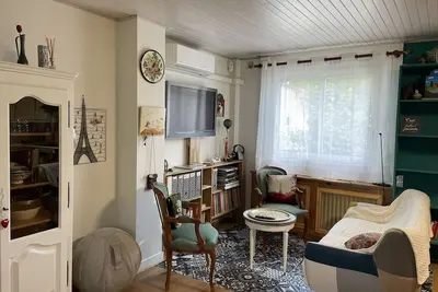 Image de Pavillon indépendant 70m2 avec véranda et jardin