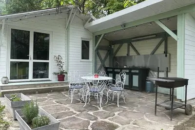 Image de Chalet au bord de l’étang, proche de sites touristiques du Lot et de la Dordogne