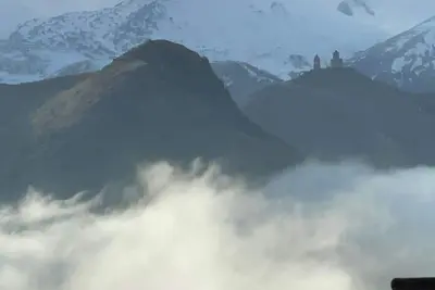 Image de Cozy cottage with a panoramic view of Kazbegi.