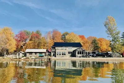 Image de One of the kind lake house with amazing sunsets!