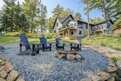 Image de Exclusive Cottage with water views from all points