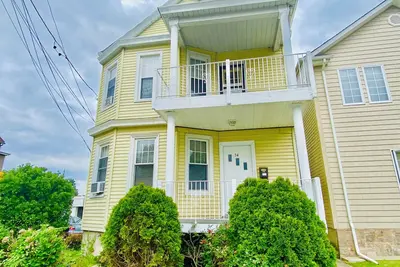 Image de Bright, Stylish & Cozy 5Bed Home w/Backyard & Grill