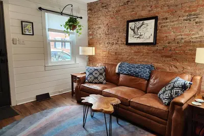 Image de Cozy Lancaster City Townhouse - Walkable to city sites