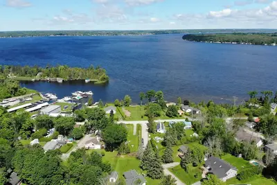 Image de Cabin 2- 2-Bedroom Lakeview Cabin, Swimming Sandy Beach, Fishing Dock & Firepits