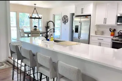 Image de Blue Heron Bungalow on Lake Murray, Sc