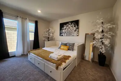 Image de Coachella Getaway-Casita Only | Sleeps4 | SmartTV